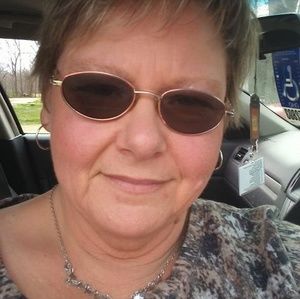 Meet your Posher, Debra